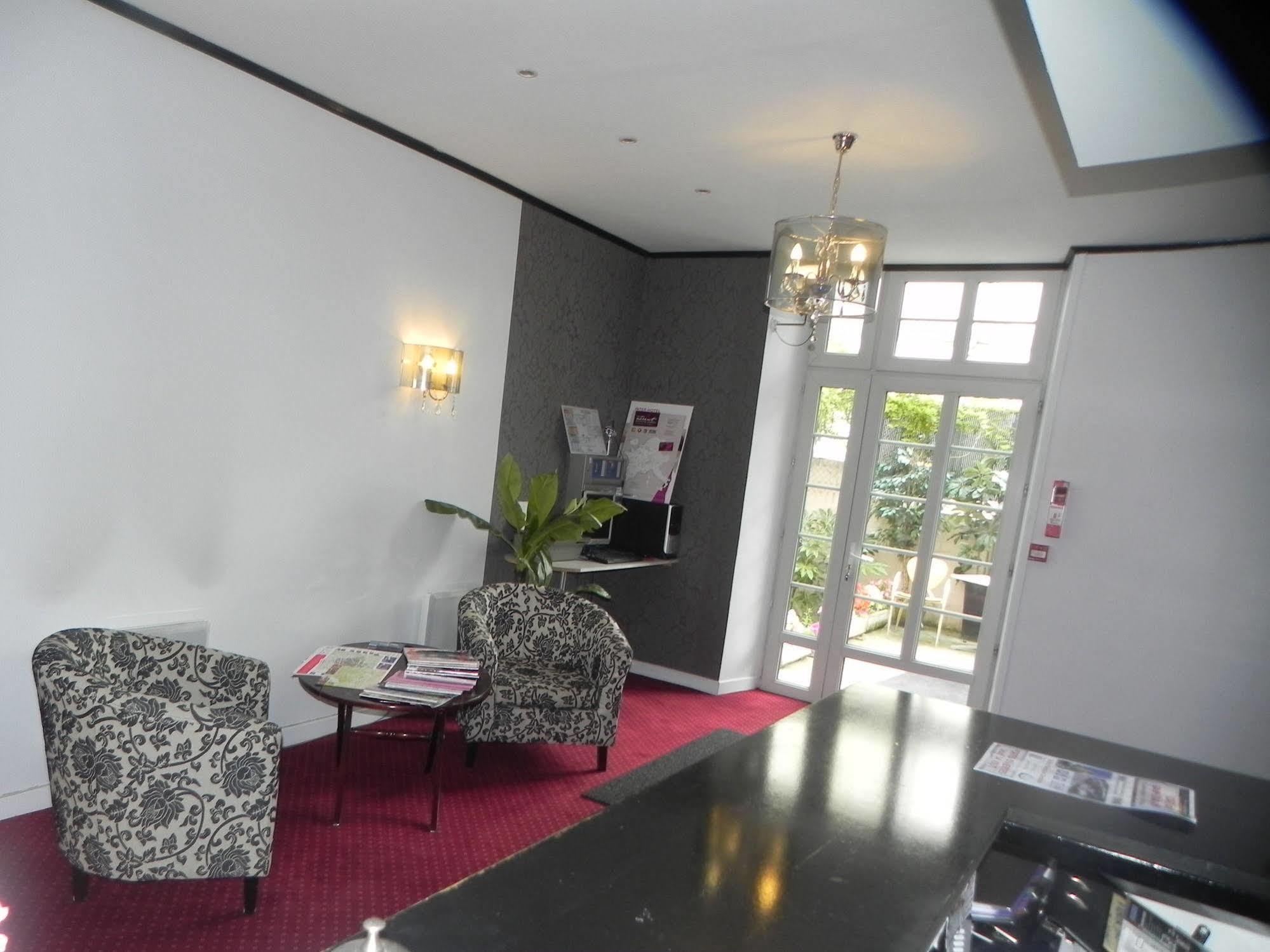 Hotel The Originals Boutique, Montpensier, 3*